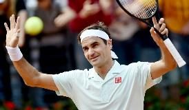 FEDERER STRAPAZZA BERRETTINI A WIMBLEDON, VITTORIA FACILE IN TRE SET