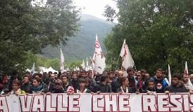 AL VIA MARCIA “NO TAV” SOTTO LA PIOGGIA