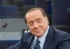 PAPERONIITALIA,BERLUSCONI BATTE ARMANI E DEL VECCHIO MA SOLO SUI MEDIA