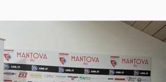 Calcio D – Mantova, si presenta il centrocampista Gaetano Navas Gaetano Navas col ds Emanuele Righi