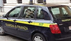 SEQUESTRATI OLTRE 75 MILA CAPI CONTRAFFATTI A ROMA, TRE DENUNCE