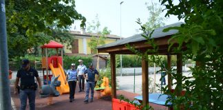 Controlli straordinari tra parchi e luoghi a rischio della città: trovati e espulsi due clandestini pregiudicati