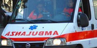 Malore fatale in casa, muore un 60enne di Guidizzolo Moglia, finisce con l'auto ribaltata in un giardino di una casa dopo aver tentato un sorpasso. Morto il conducente