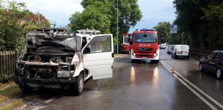 Furgone in fiamme sul cavalcavia Circolazione in tilt