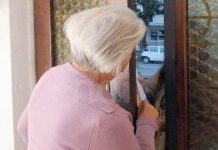 Travestiti da carabinieri, truffano un’anziana e svaligiano tre abitazioni