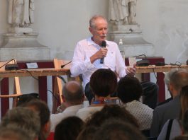 Il racconto travolgente di Erri De Luca, dai magici anni sessanta alla Napoli terremotata Il racconto travolgente di Erri De Luca, dai magici anni sessanta alla Napoli terremotata