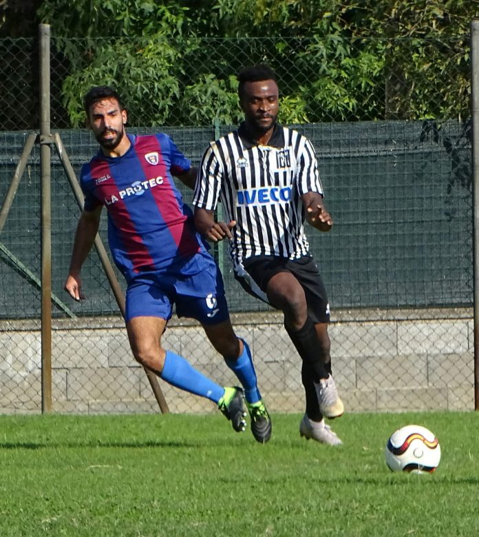 Ik Omoregie in azione in Psg-Suzzara 0-1