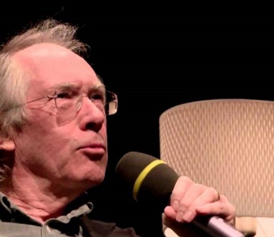 McEwan: “il prossimo libro sulla Brexit con uno scarafaggio che diventa il primo ministro” McEwan: "il prossimo libro sulla Brexit con uno scarafaggio che diventa il primo ministro"