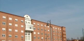 Scontro tra auto a Castelletto Borgo, 68enne ricoverata al Poma in prognosi riservata