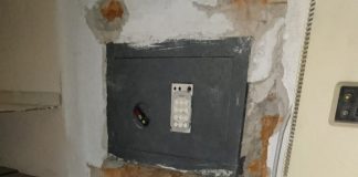 Tentano di smurare la cassaforte in una casa di Villimpenta, ma vengono messi in fuga dai proprietari La cassaforte smurata