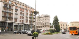 Piazza Cavallotti, lavori di asfaltatura durante la notte. Il cantiere da lunedì a mercoledì prossimi