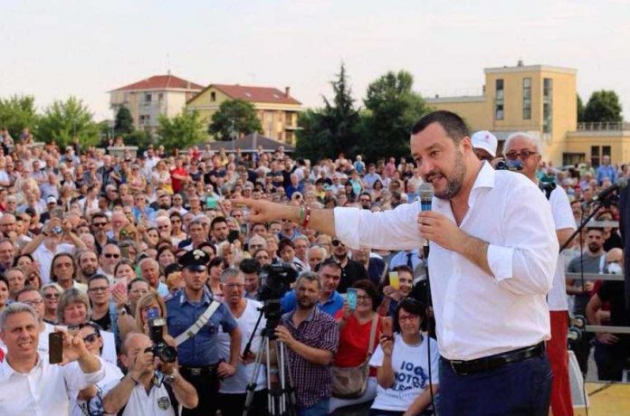 La politica si infiamma a Viadana per l'arrivo di Salvini