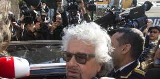 LA PROVOCAZIONE DI GRILLO “TOGLIERE IL DIRITTO DI VOTO AGLI ANZIANI”