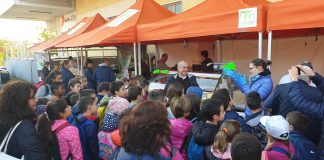 A scuola di cibo contadino: ospiti del mercato di Borgochiesanuova due classi della scuola primaria di Caselle