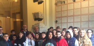 Al Cimitero degli Angeli si è rinnovata l’iniziativa “fiori sulle tombe” Al Cimitero degli Angeli si è rinnovata l'iniziativa "fiori sulle tombe"