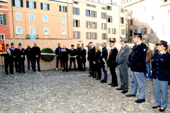 L'omaggio di Mantova ai due agenti uccisi