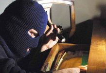 Raid in pieno giorno a Casalmoro: spariti da una casa 150 orologi di pregio