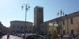 Rapinato, picchiato e derubato ai giardini di Castel Goffredo, I carabinieri alla caccia dei responsabili Rapinato, picchiato e derubato ai giardini di Castel Goffredo, I carabinieri alla caccia dei responsabili