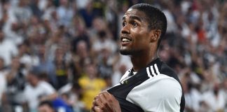 DOUGLAS COSTA ALL’ULTIMO RESPIRO, LA JUVE AGLI OTTAVI DI CHAMPIONS
