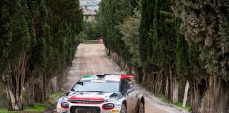 RALLY, AL TUSCAN REWIND VITTORIA CITROEN SFUMA PER UNA FORATURA ANOMALA