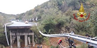 FRANA FA CROLLARE VIADOTTO DELLA A6, NESSUN FERITO