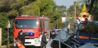 AUTO TRAVOLGE UN GRUPPO DI OPERAI NEL LECCESE, 4 MORTI