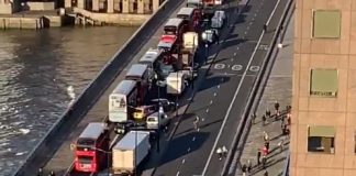 ATTACCO AL LONDON BRIDGE, POLIZIA UCCIDE L’AGGRESSORE