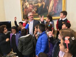 Borracce e plastic-free, i bambini della “Martiri” ringraziano il Comune Borracce e plastic-free, i bambini della “Martiri” ringraziano il Comune