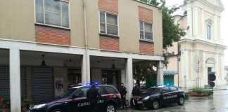 Poggio Rusco: col camion resta incastrato sotto un cavalcavia e aggredisce i carabinieri, arrestato