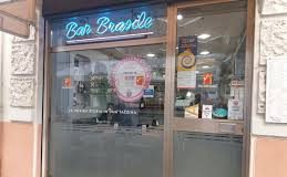 Il bar Brasile di Mantova festeggia i 105 anni di attività Gent.mi, nell’ambito dei festeggiamenti per il 105esimo anniversario di attività del Bar Brasile in via Calvi a Mantova, martedì 19 novembre alle ore 11.00 è previsto un momento istituzionale con la partecipazione del Direttore di Confcommercio Mantova Nicola Dal Dosso e di un rappresentante dell’Amministrazione comunale, al quale siete invitati. Grazie e buon lavoro