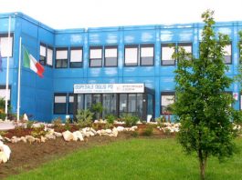 Viadana, si schiantano con l’auto contro un muro: quattro ragazzi in ospedale L'ospedale Oglio Po di Casalmaggiore