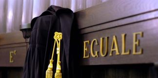 Prosciugò le finanze dell’anziano che assisteva, badante a giudizio