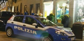 Un altro tentato furto allo Stradivarius: 15enne beccata dall’antitaccheggio