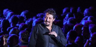 ENRICO BRIGNANO, NUOVE DATE PER IL ONE-MAN SHOW “UN’ORA SOLA VI VORREI”