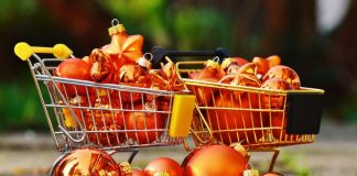 NATALE, SPESI 10 MILIARDI DI EURO MA CONSUMI IN CALO