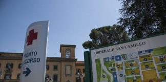 ROMA, AL SAN CAMILLO ASPORTATO UN TUMORE DI 4 KG A UNA DONNA DI 100 ANNI