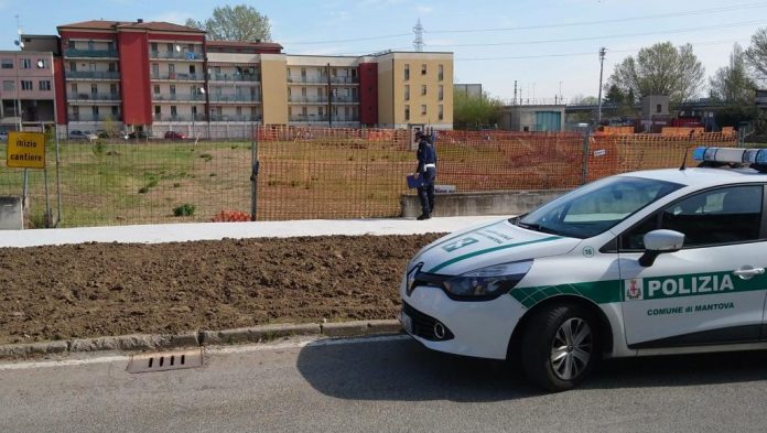 Ruba un computer nella sede comunale di Lunetta. La Polizia Locale lo scopre grazie alle impronte digitali