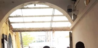 Provoca e aggredisce i passanti, marocchino 33enne fermato e subito rimpatriato