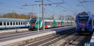 Allarme bomba in stazione, fatta brillare una borsa abbandonata. Emergenza poi rientrata. Disagi per i treni
