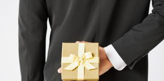 Un gioiello per Natale? Federpreziosi e Confcommercio invitano ad affidarsi al gioielliere di fiducia