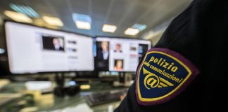 Frode via sms, la Polizia avverte: “Non comunicate i dati bancari via web”