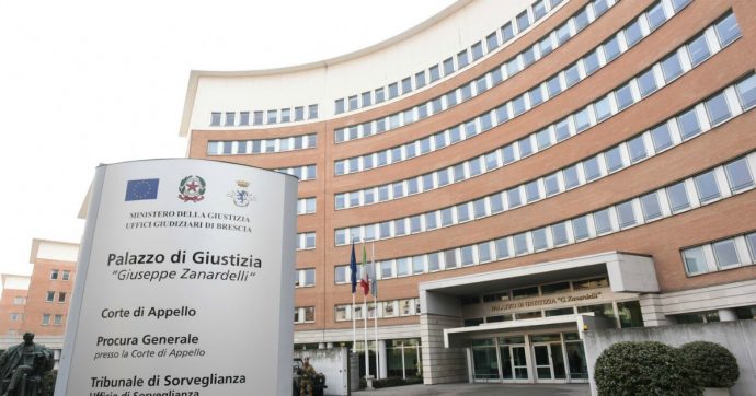 Ridotta a 12 anni la pena per Nicola Vignali che uccise il padre nella casa di Piazza Virgiliana