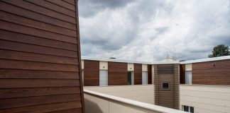 TRE FAMIGLIE SU QUATTRO VIVONO IN UNA CASA DI PROPRIETÀ