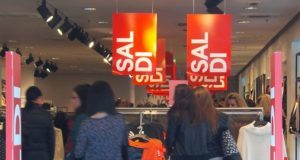 ‘VOGLIA’ DI SALDI PER DUE ITALIANI SU TRE