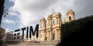 LEZIONI DI INTERNET, FA TAPPA NEL SIRACUSANO LA “SCUOLA” DI TIM