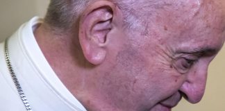 PAPA “LA GUERRA PORTA SOLO MORTE E DISTRUZIONE”