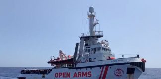 Sbarcano a Pozzallo i 363 migranti della Open Arms