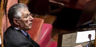 Bossi “Salvini sbaglia, il nazionalismo fa perdere la Lega”