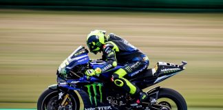 Presentata la nuova M1, Rossi “La Yamaha mi ha rispettato”