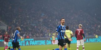 L’Inter vince il derby 4-2 in rimonta e aggancia la Juve in vetta